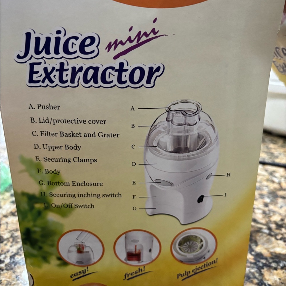 Like New Mini Juice Extractor - Picture 9 of 11